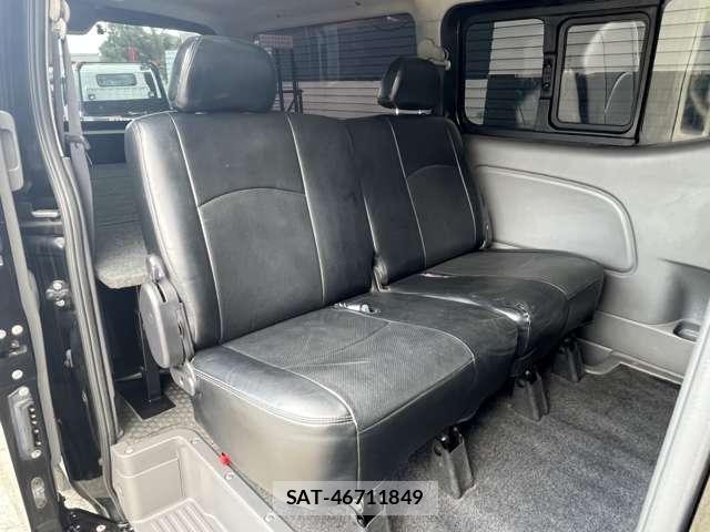 Nissan NV350 Caravan 2014-08 7502072-10