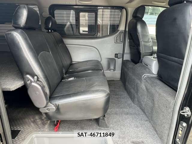 Nissan NV350 Caravan 2014-08 7502072-11