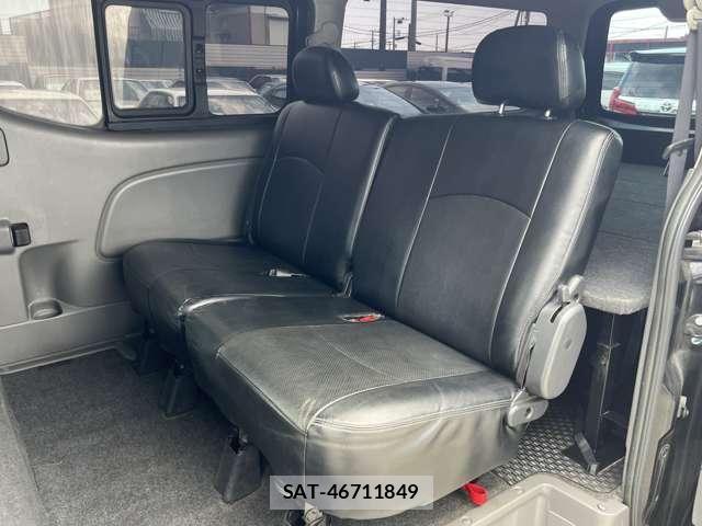Nissan NV350 Caravan 2014-08 7502072-12