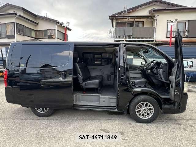 Nissan NV350 Caravan 2014-08 7502072-26