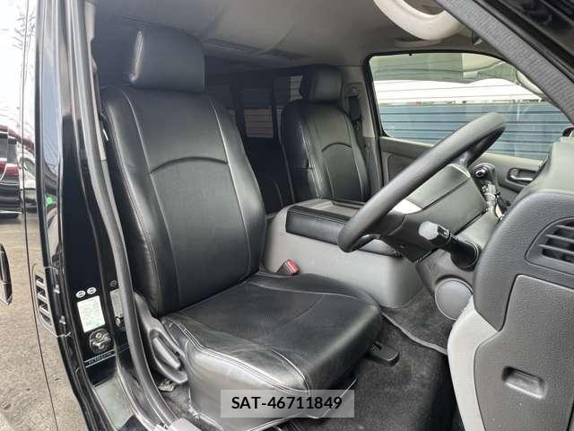 Nissan NV350 Caravan 2014-08 7502072-6