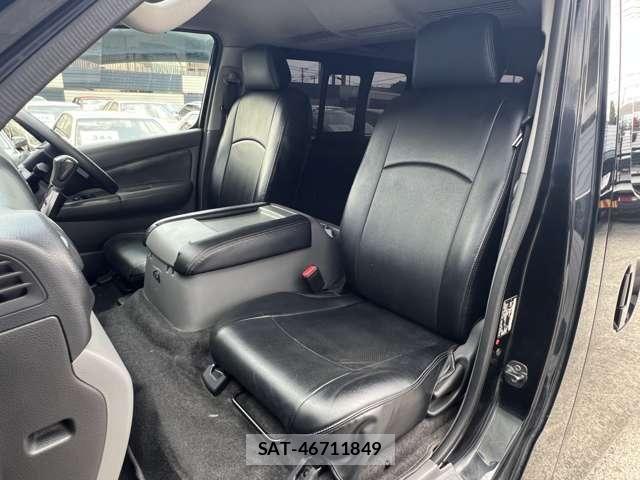 Nissan NV350 Caravan 2014-08 7502072-8