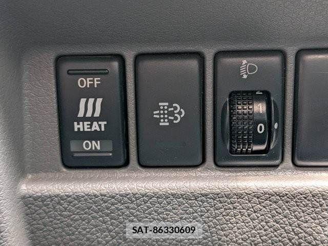 Nissan NV350 Caravan 2018-09 7502068-9