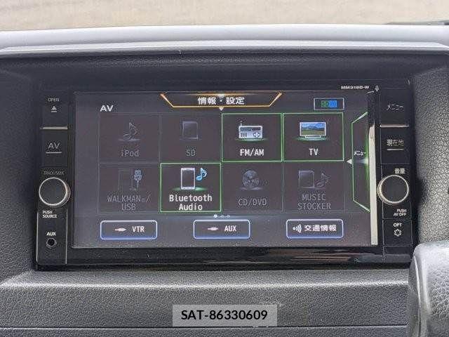 Nissan NV350 Caravan 2018-09 7502068-4