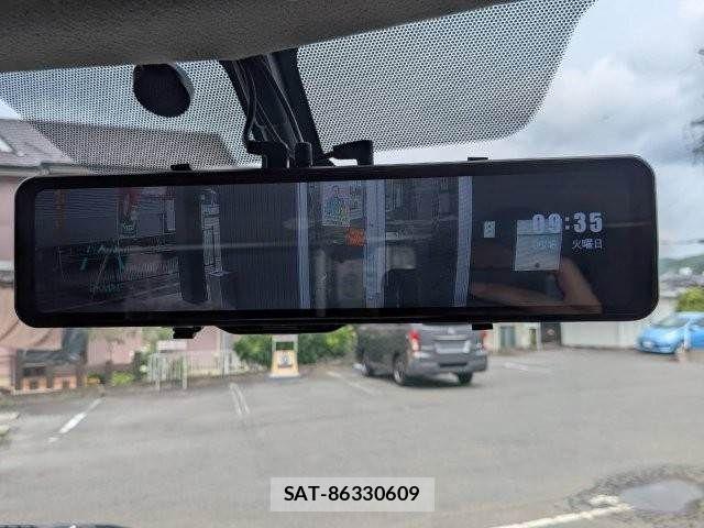 Nissan NV350 Caravan 2018-09 7502068-7