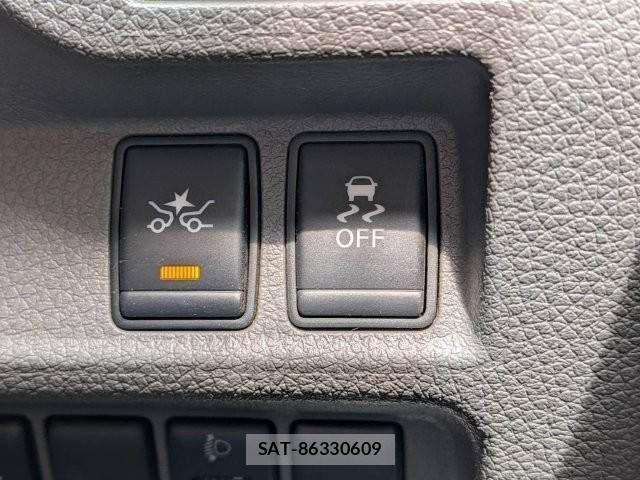 Nissan NV350 Caravan 2018-09 7502068-8