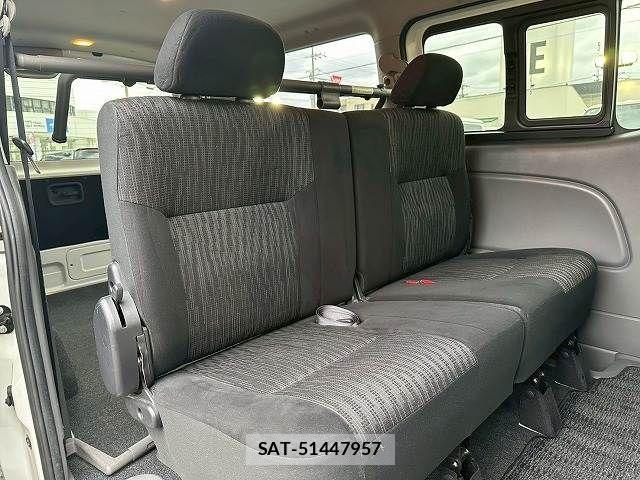 Nissan NV350 Caravan 2020-11 7502065-11