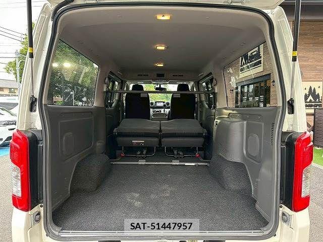 Nissan NV350 Caravan 2020-11 7502065-12