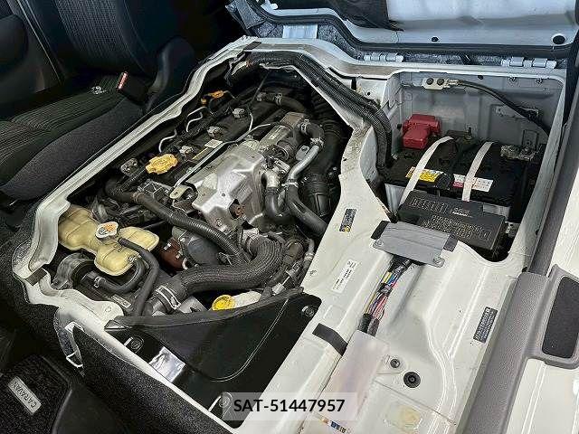 Nissan NV350 Caravan 2020-11 7502065-17