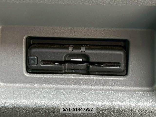 Nissan NV350 Caravan 2020-11 7502065-8