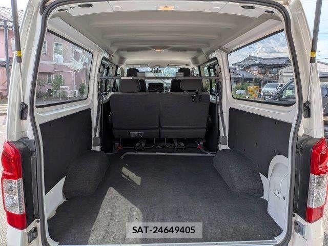 Nissan NV350 Caravan 2019-03 7502070-9