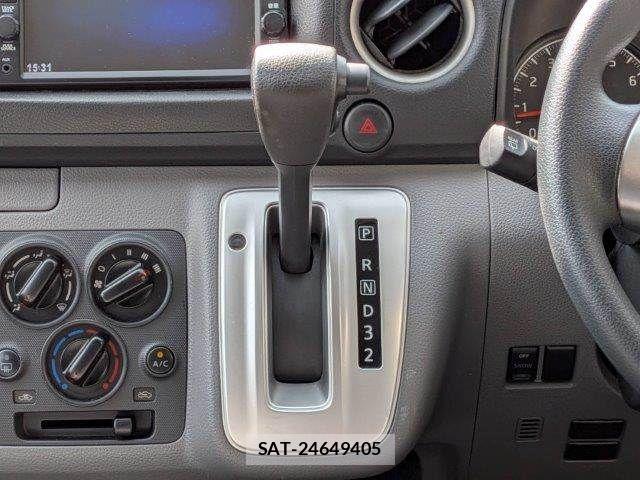 Nissan NV350 Caravan 2019-03 7502070-29
