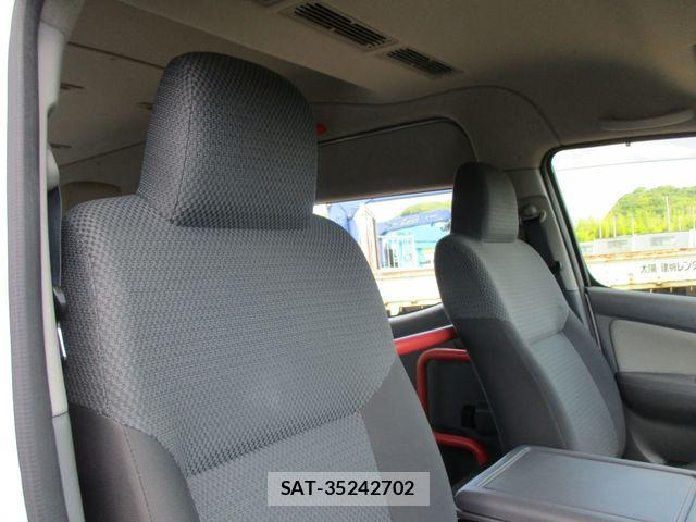 Nissan NV350 Caravan 2018-12 7502069-13