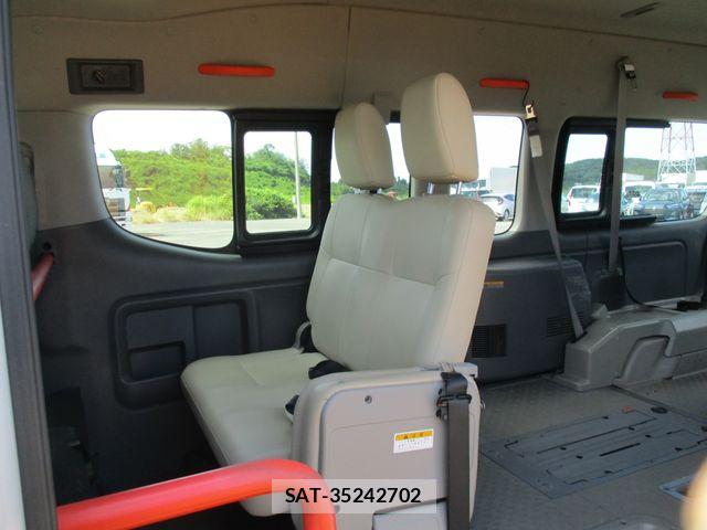 Nissan NV350 Caravan 2018-12 7502069-15