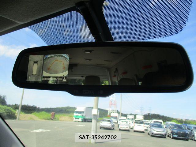 Nissan NV350 Caravan 2018-12 7502069-22