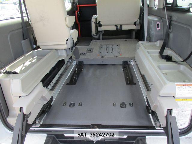 Nissan NV350 Caravan 2018-12 7502069-6