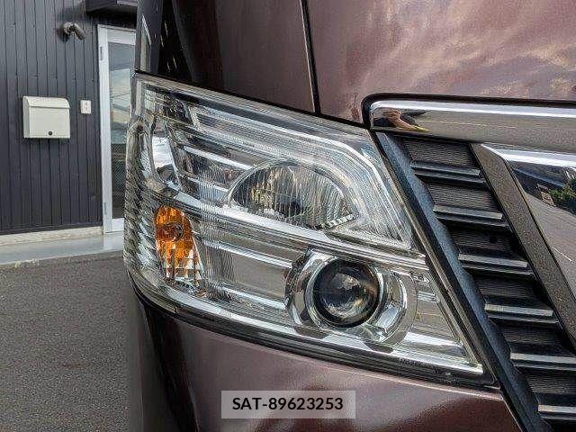Nissan NV350 Caravan 2018-01 7502067-22