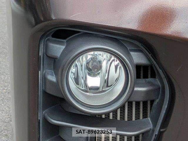 Nissan NV350 Caravan 2018-01 7502067-24