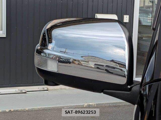 Nissan NV350 Caravan 2018-01 7502067-26