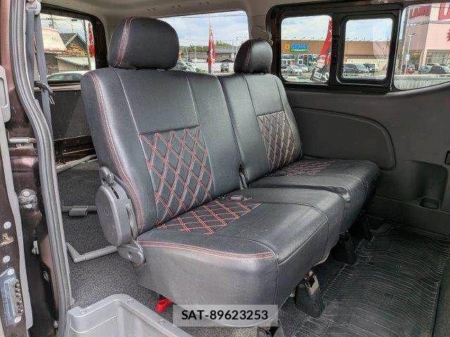 Nissan NV350 Caravan 2018-01 7502067-8