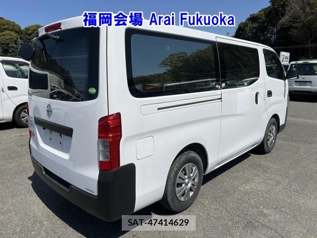 Nissan NV350 Caravan 2020-03 7532771-2