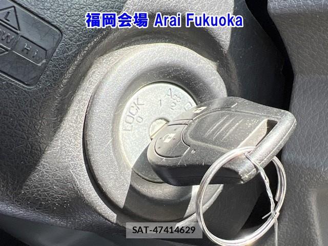 Nissan NV350 Caravan 2020-03 7532771-4