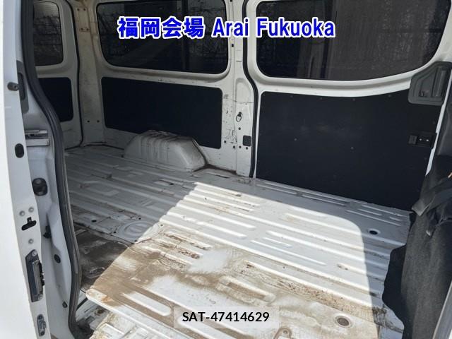 Nissan NV350 Caravan 2020-03 7532771-8