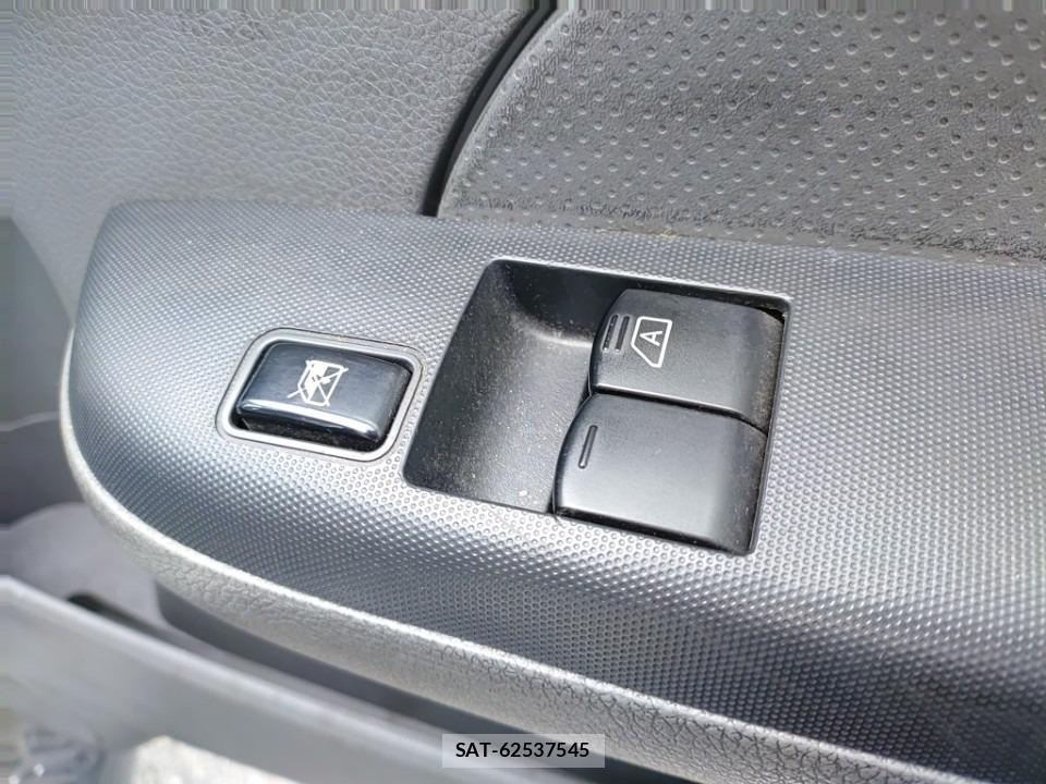 Nissan NV350 Caravan 2020-06 7534194-11