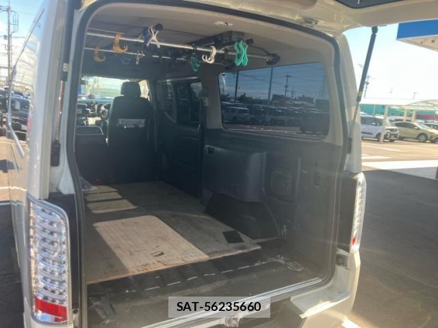 Nissan NV350 Caravan 2016-06 7562597-11