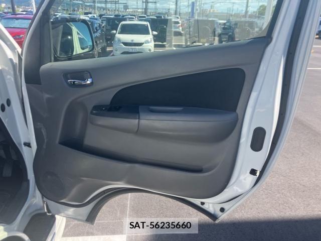 Nissan NV350 Caravan 2016-06 7562597-13