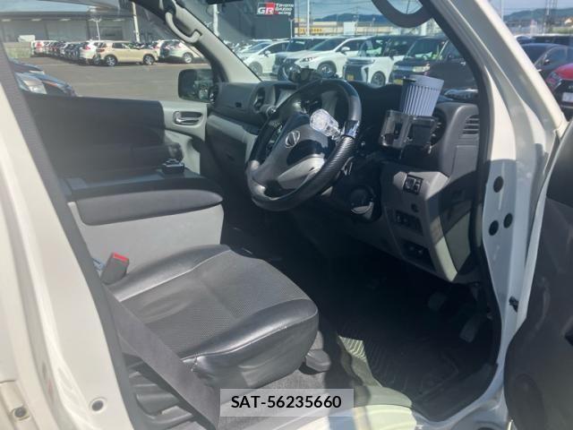 Nissan NV350 Caravan 2016-06 7562597-14