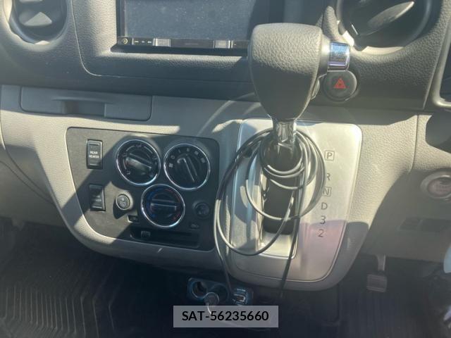 Nissan NV350 Caravan 2016-06 7562597-16