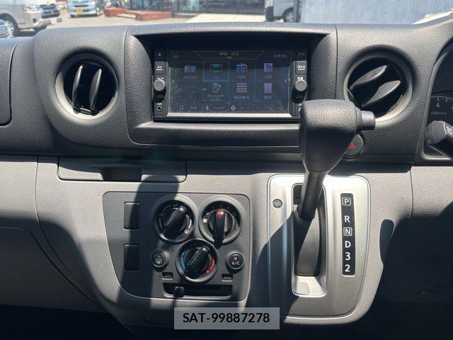 Nissan NV350 Caravan 2021-03 7329092-10