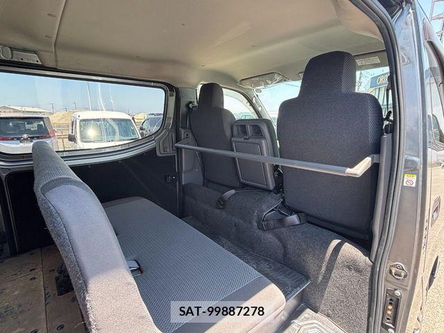 Nissan NV350 Caravan 2021-03 7329092-13