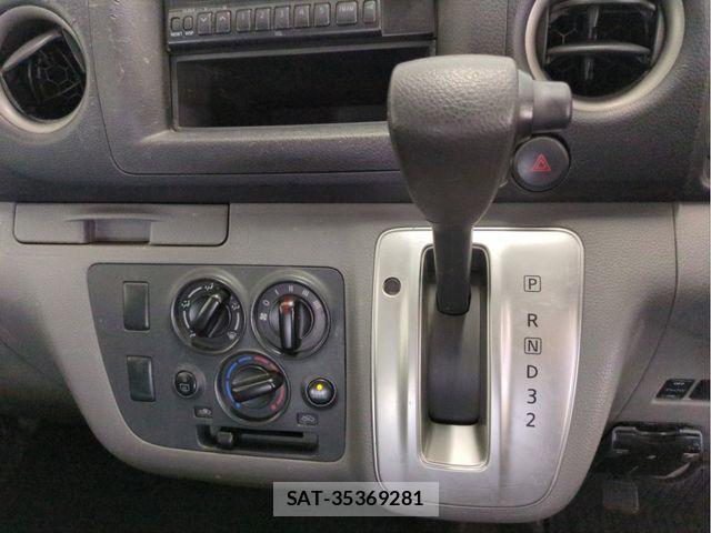Nissan NV350 Caravan 2015-06 7618988-12