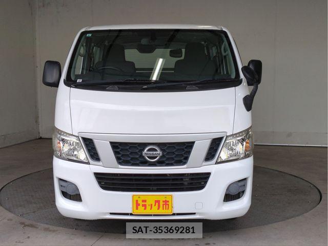 Nissan NV350 Caravan 2015-06 7618988-15