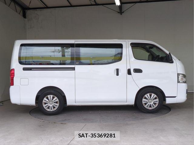 Nissan NV350 Caravan 2015-06 7618988-17