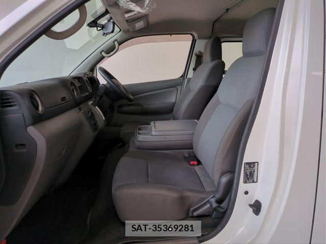 Nissan NV350 Caravan 2015-06 7618988-3