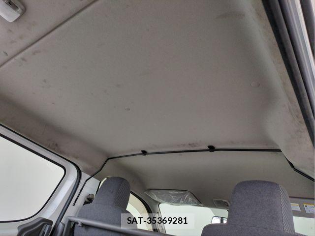 Nissan NV350 Caravan 2015-06 7618988-4