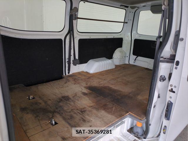 Nissan NV350 Caravan 2015-06 7618988-5