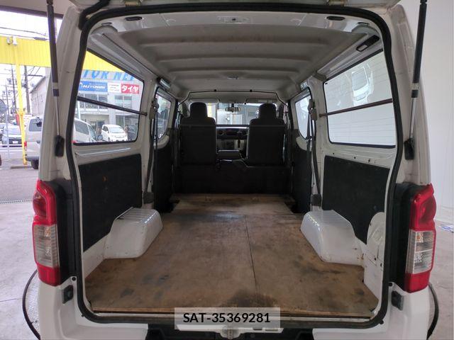Nissan NV350 Caravan 2015-06 7618988-7