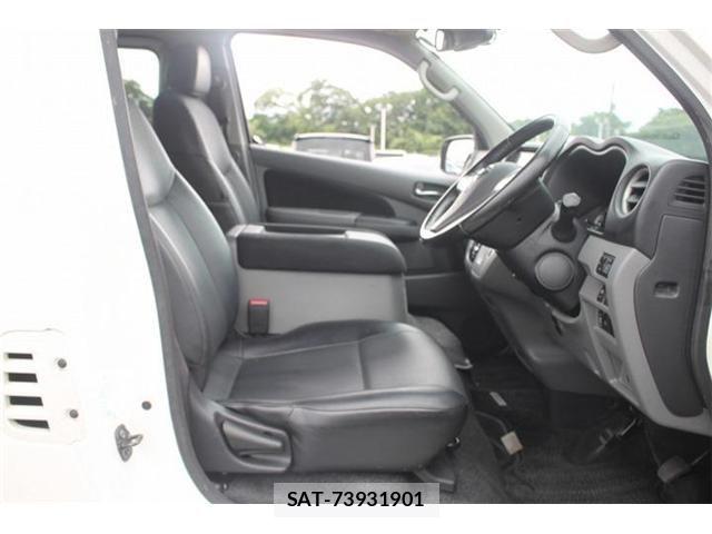 Nissan NV350 Caravan 2020-01 7618980-25