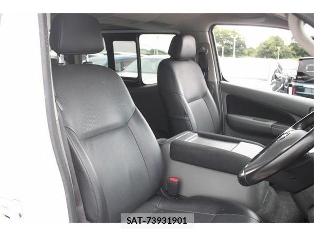 Nissan NV350 Caravan 2020-01 7618980-26