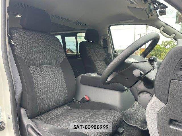 Nissan NV350 Caravan 2020-06 7618982-9