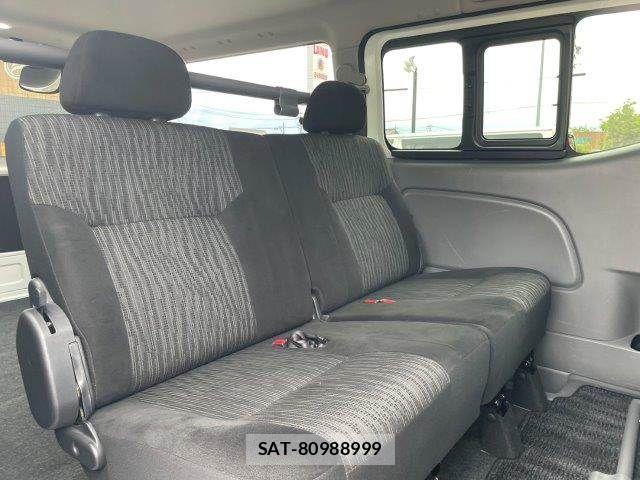 Nissan NV350 Caravan 2020-06 7618982-10