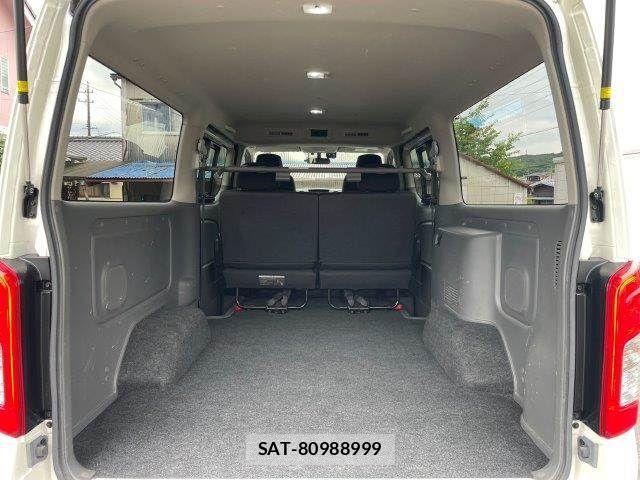 Nissan NV350 Caravan 2020-06 7618982-11