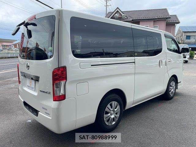 Nissan NV350 Caravan 2020-06 7618982-19