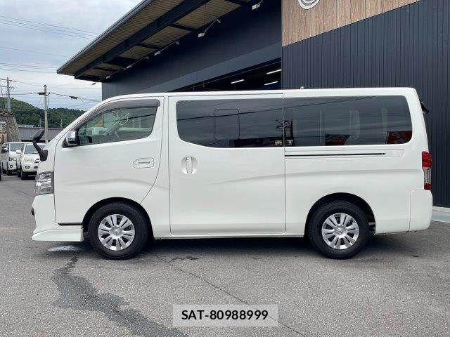 Nissan NV350 Caravan 2020-06 7618982-22