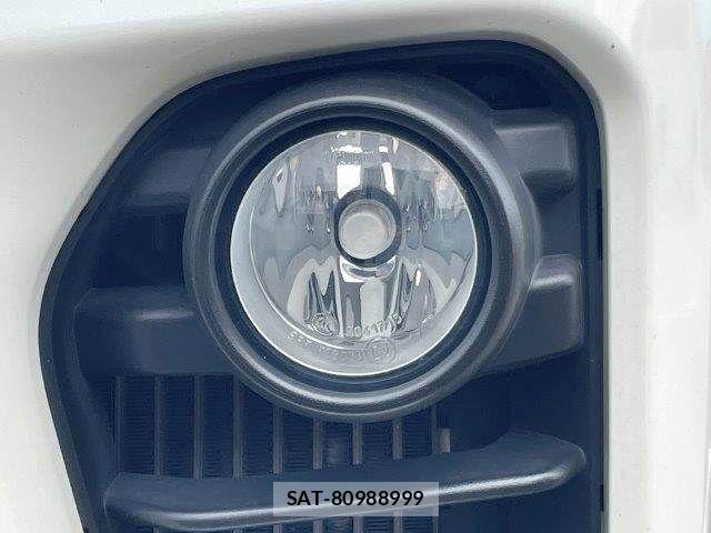 Nissan NV350 Caravan 2020-06 7618982-25