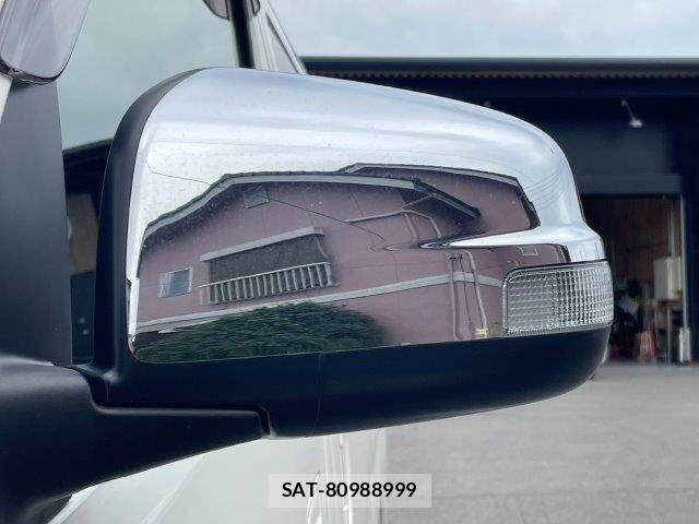 Nissan NV350 Caravan 2020-06 7618982-27